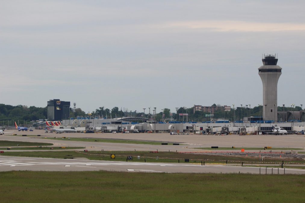A photo of the St. Louis Lambert international airport airfield.